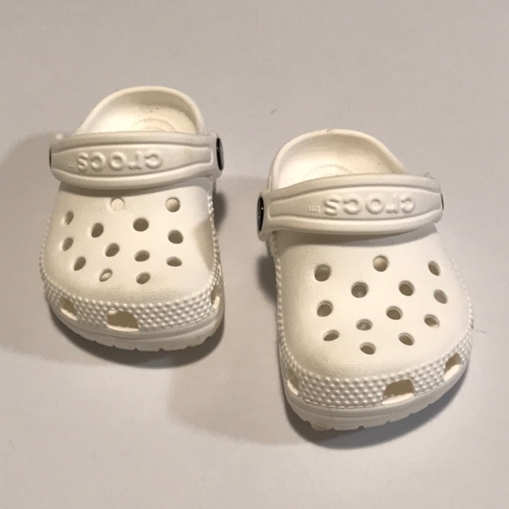 Preowned Toddler White classic CROCS - 2/3